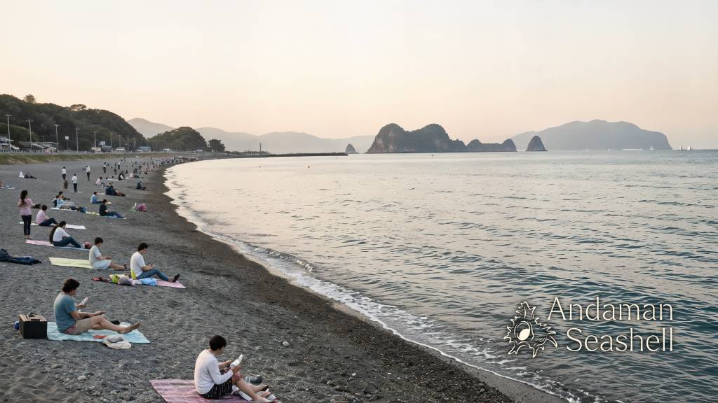 บรรยากาศชายหาดชิจิริมิฮามะยามเย็นก่อนดอกไม้ไฟเริ่ม